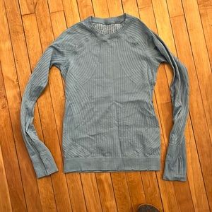 Lululemon size 6 running shirt